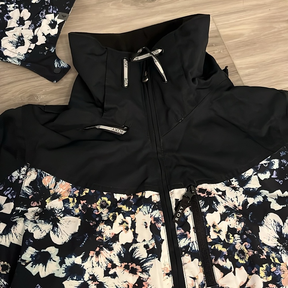 Roxy Dryflight Ski/ Snowboard Jacket Euc - image 2